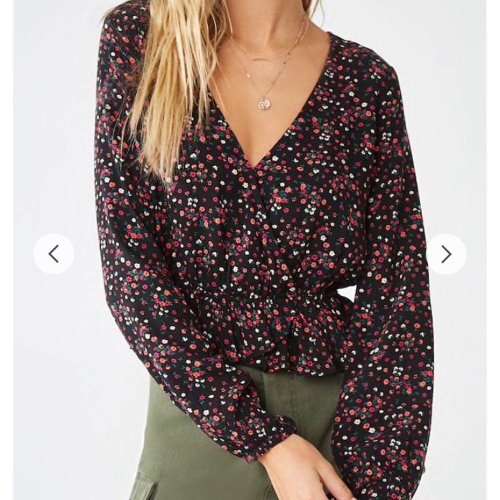 Brand New✨vneck floral peasant top blouse✨